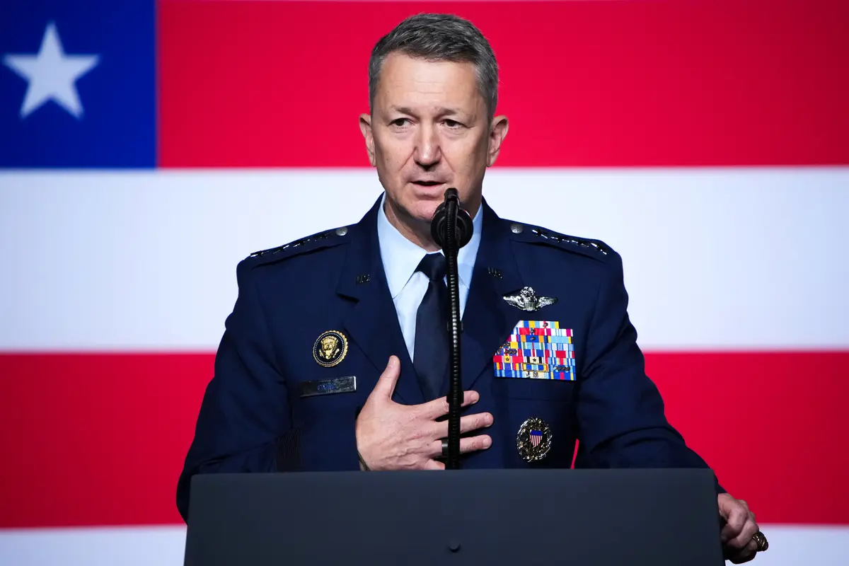 Top US Military Officer Visits Troops in Puerto Rico Amid Tensions With Venezuela thumbnail