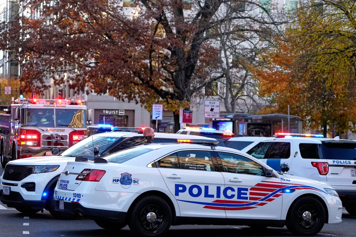 2 National Guardsmen Shot Near White House thumbnail