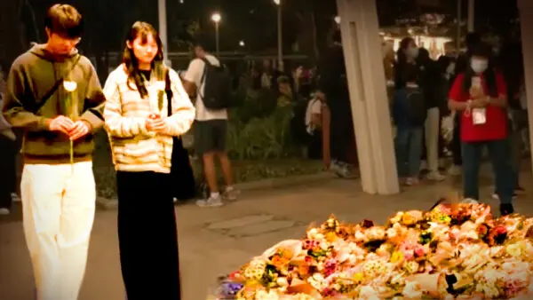 Floral Tributes Pour in After Deadly Hong Kong Blaze
