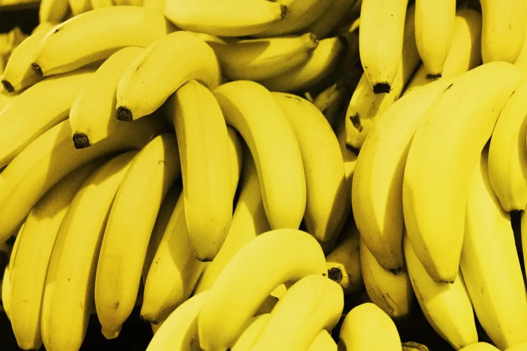Eating Bananas the Right Way: Benefits, Risks, and Best Timing