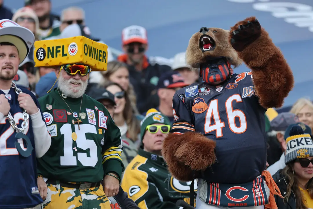 High-Stakes Bears-Packers Matchup Gets Primetime Spot in Pre-Christmas NFL Doubleheader
