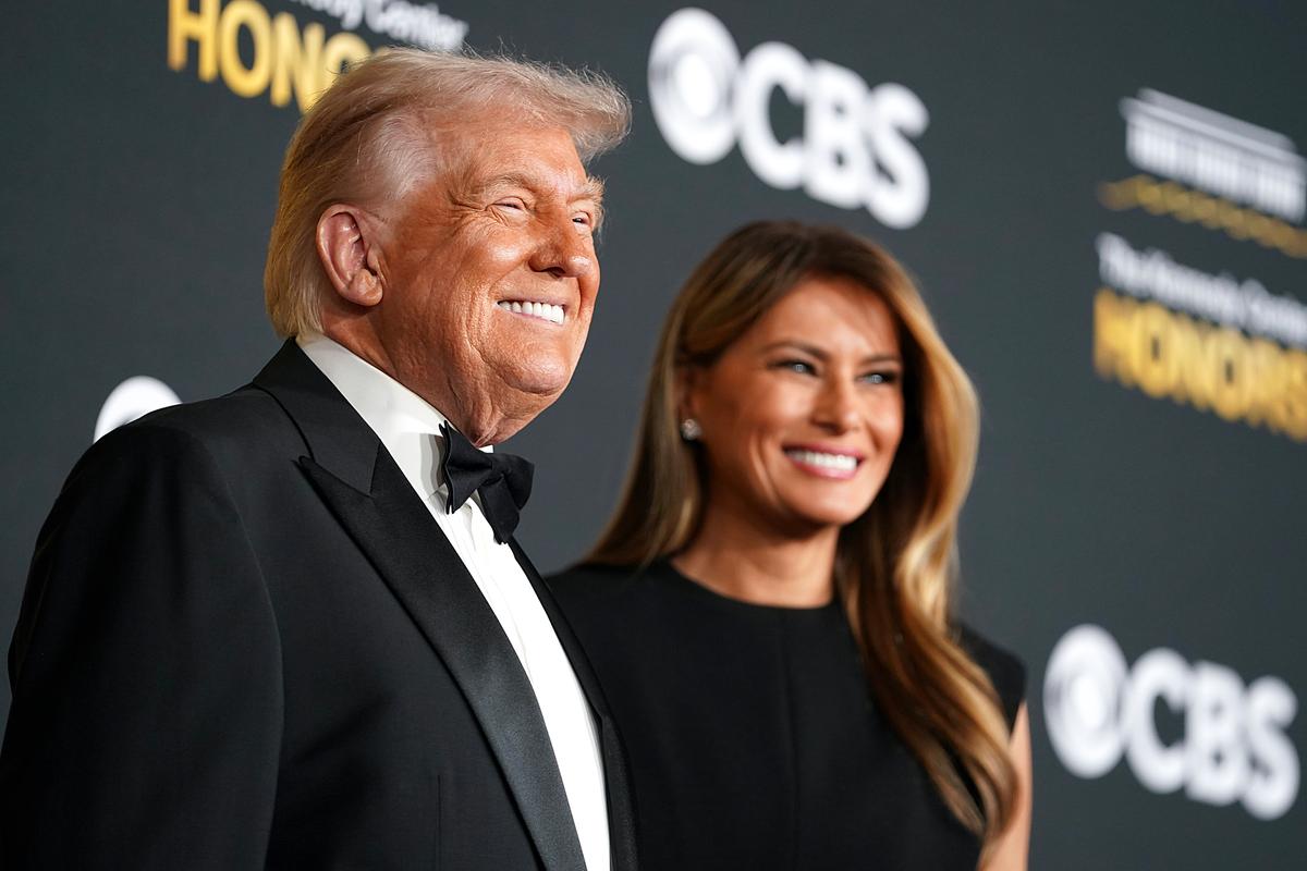 Trump Arrives to Host Kennedy Center Honors Dinner thumbnail