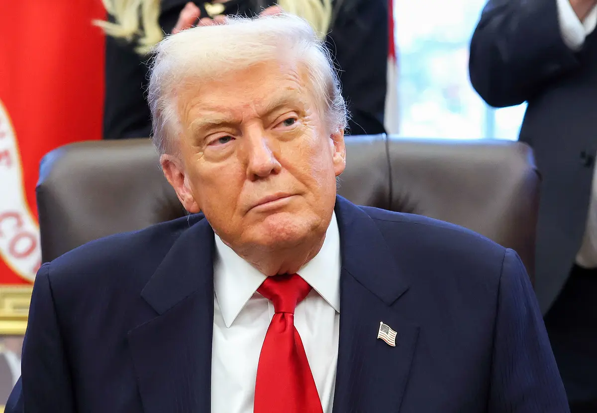 Trump Warns ‘Biggest Threat’ to US Would Be Supreme Court Overruling Tariffs thumbnail