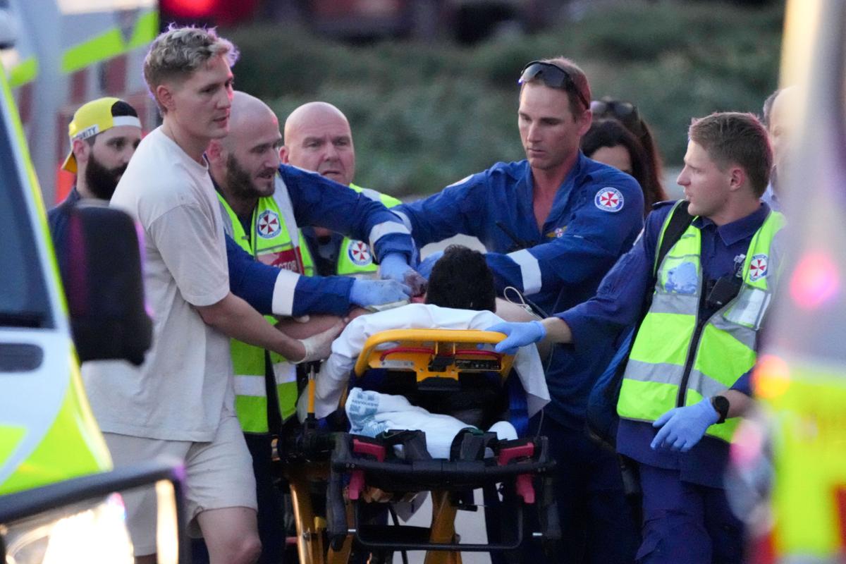 At Least 15 Killed in Terrorist Attack Targeting Jewish Festival in Sydney thumbnail