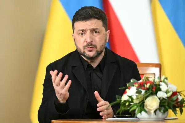 Ukraine’s Zelenskyy Says He Will Meet Trump on Sunday to Discuss Territory and Security