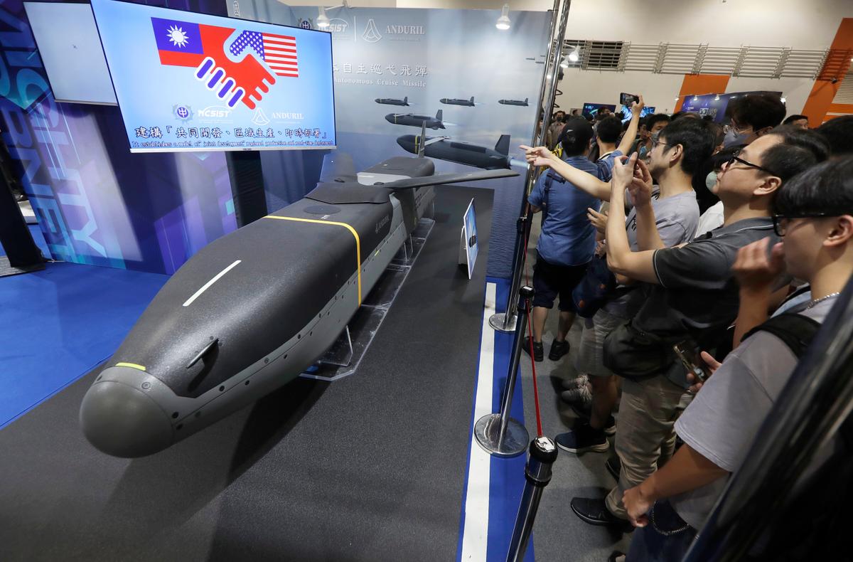 Beijing Sanctions US Defense Companies Over Taiwan Arms Sale thumbnail