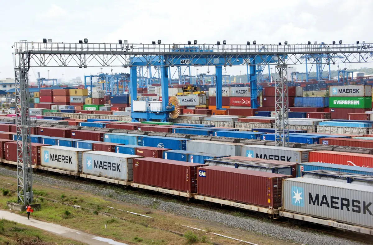 US Brings in Record $200 Billion From New Tariffs, US Customs Says thumbnail