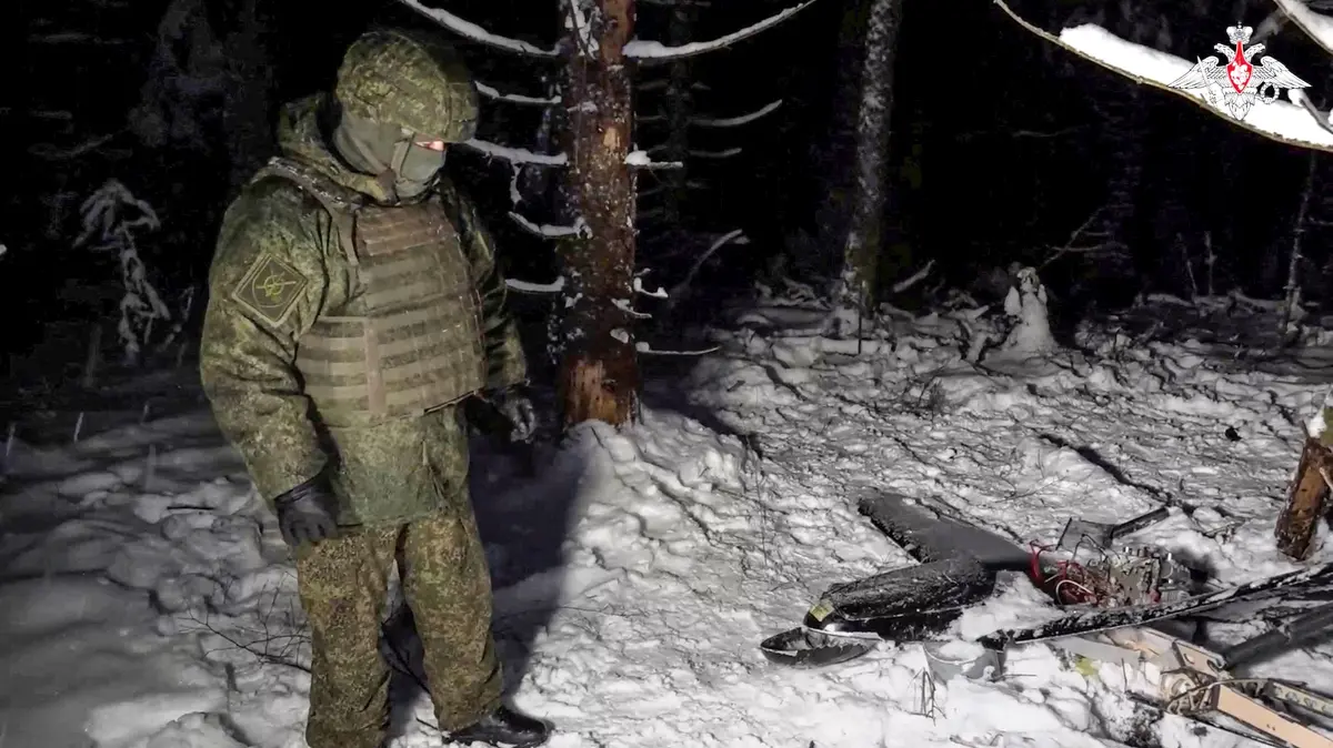 Russia Says It Will Give US Proof of Alleged Ukrainian Drone Attack on Putin Residence thumbnail