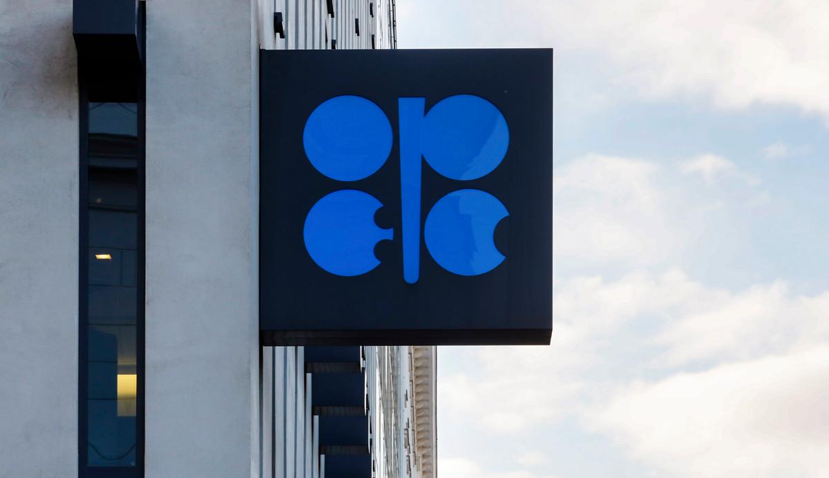 OPEC+ to Keep Oil Output Consistent Amid Supply, Geopolitical Concerns thumbnail
