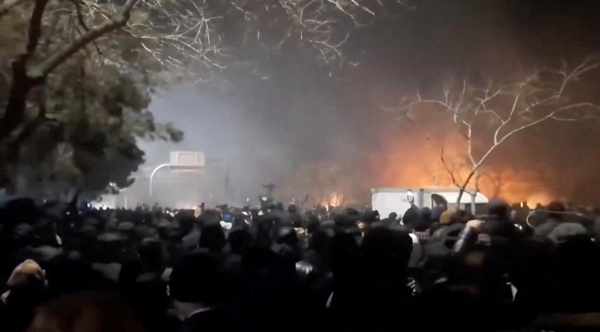 Death Toll in Clampdown on Iranian Protests Reaches Hundreds, Rights Groups Say thumbnail
