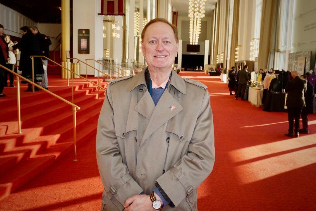 Former Diplomat Feels Close Connection With Shen Yun’s Performance