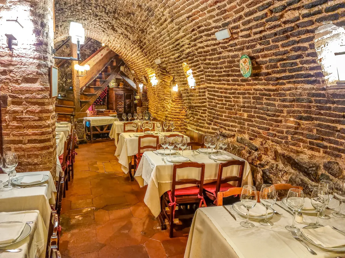 A 300-Year-Old Flame Still Burns: The World’s Oldest Restaurant Is Full of History and Mystery thumbnail