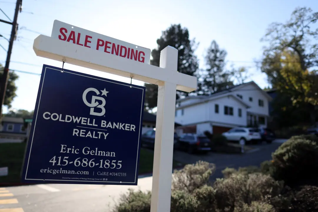 US Pending Home Sales Hit Nearly 4-Year High