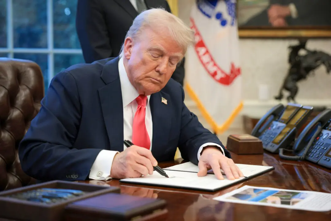 Trump Orders Federal Reserve to Review Fintech Companies’ Access to Payment Accounts
