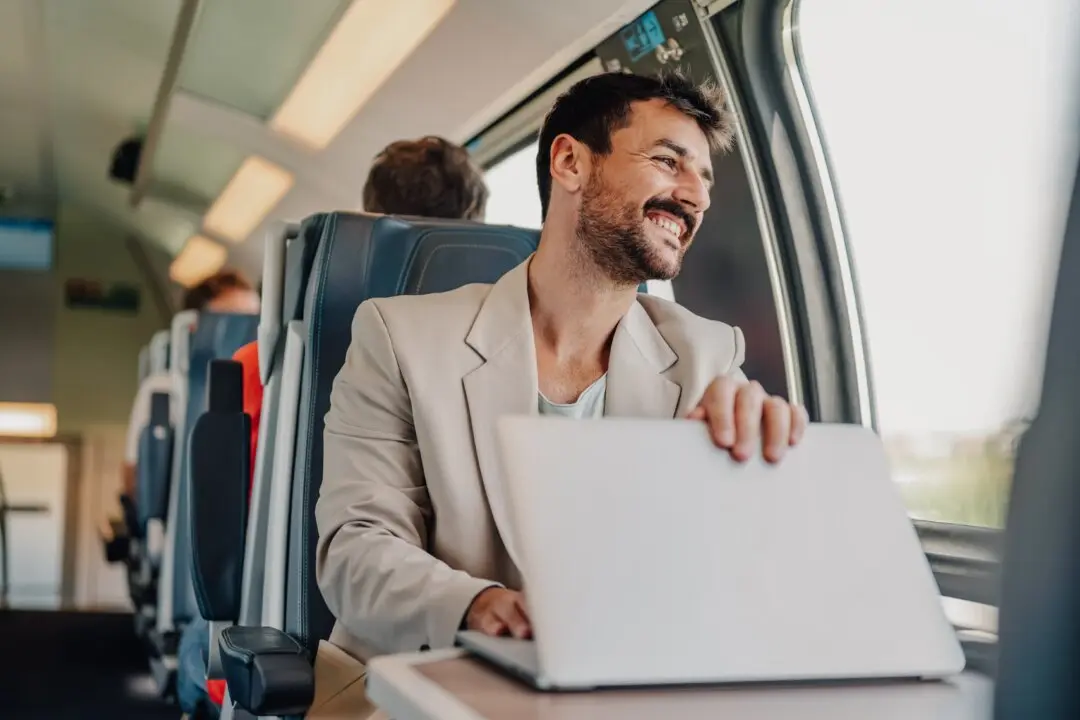 You Can Travel and Work Remotely