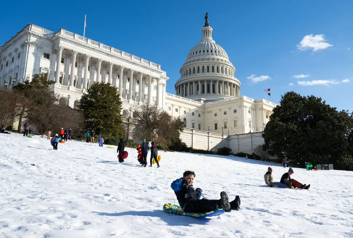 America in Photos: Snowstorm in Washington, Melania Documentary Launch, and Protests in Minneapolis