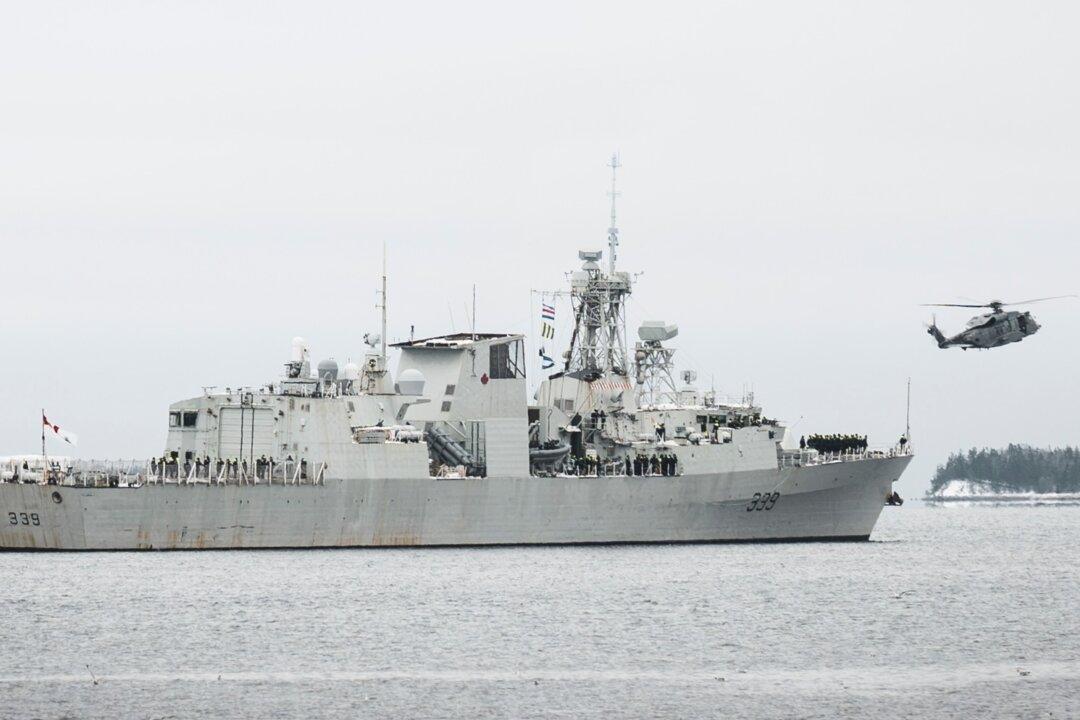 Canadian Navy Ship Sails Through Taiwan Strait After Beijing Issues Warning