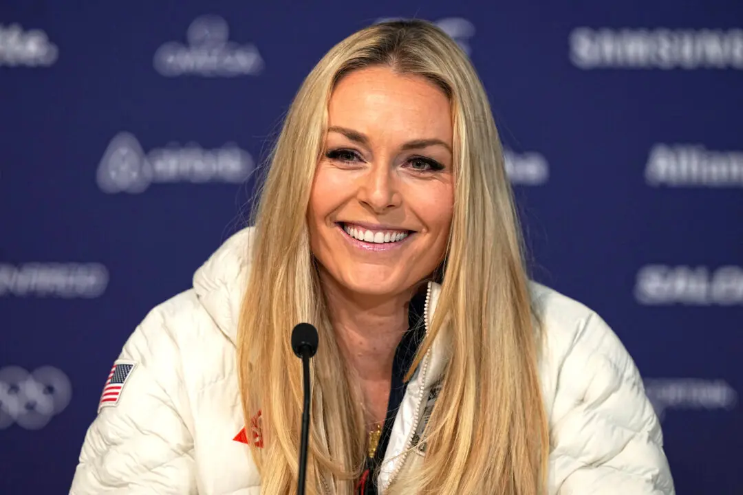 Lindsey Vonn Is ‘Confident’ She Can Race at Olympics Despite Ruptured ACL in Left Knee