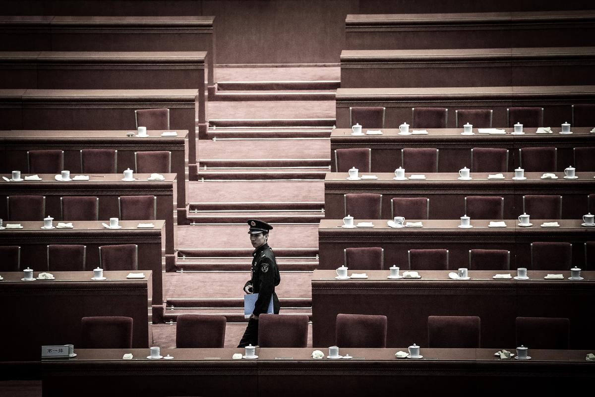 Insiders: Passive Resistance Spreading Beyond Military in China