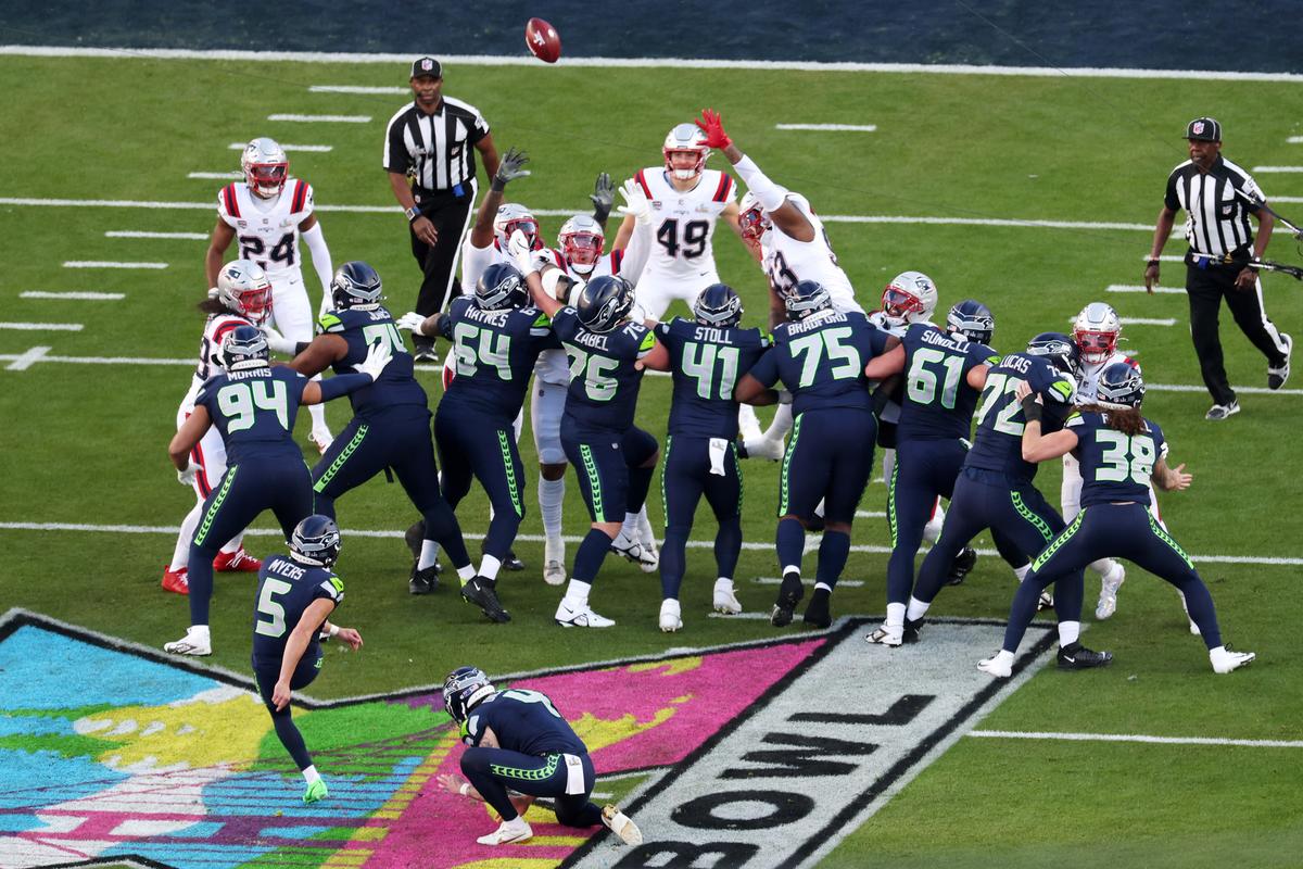 Seattle Seahawks Lead in Super Bowl LX in Second Half