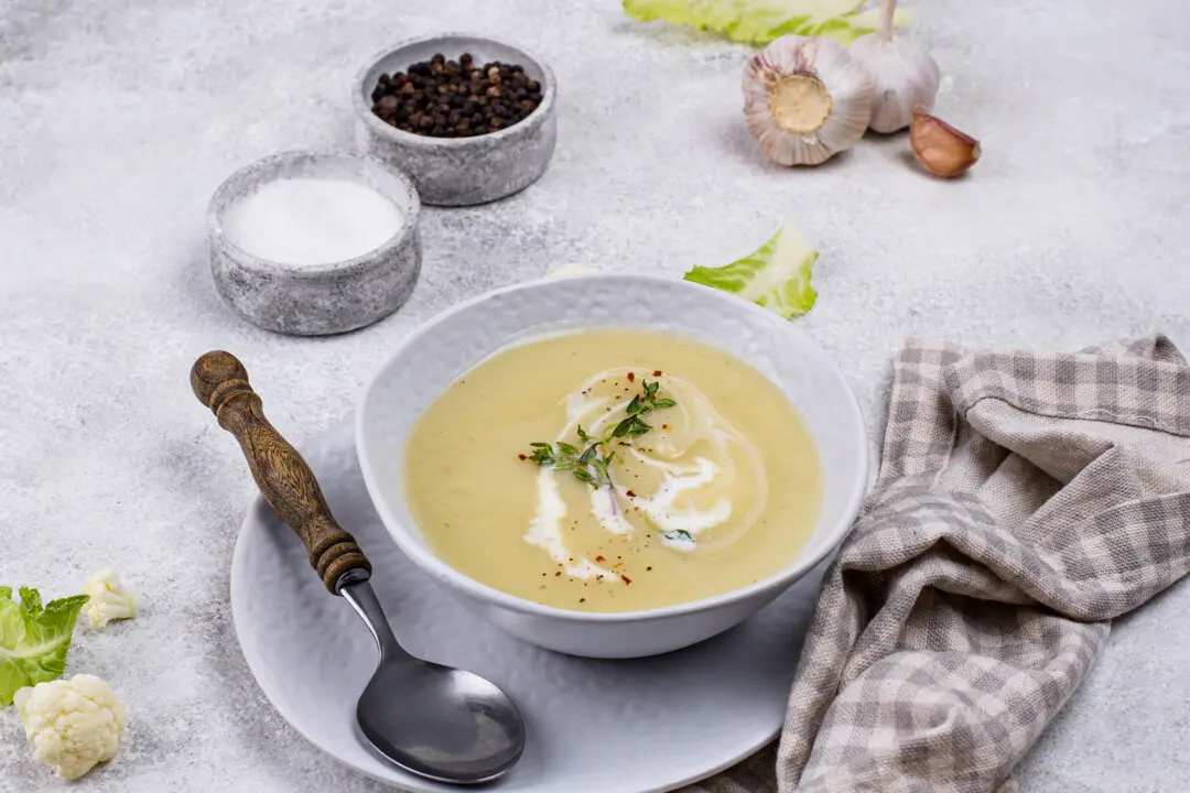 Cauliflower, Chive, and Miso Vegetarian Gut-Healing Soup in Under 20 Minutes