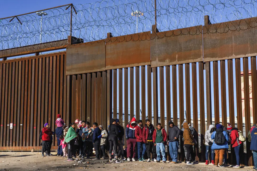 Trump Admin Reports Full Year of Zero Releases at the Southern Border