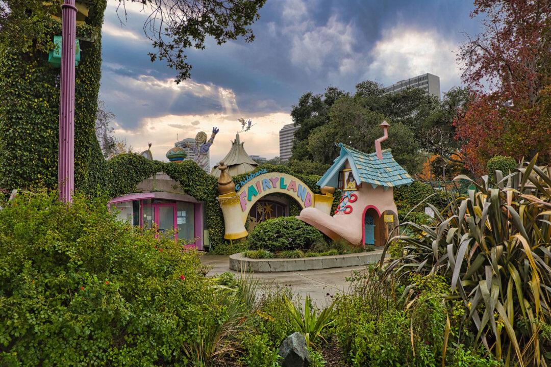 This California Theme Park Inspired Disneyland, Bob Baker Marionettes—and Tickets Are $19