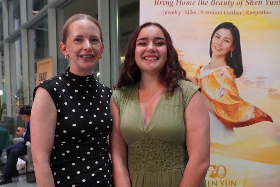 Shen Yun’s Performance Is ‘Very Raw and Very Real,’ Says Texas Theatergoer