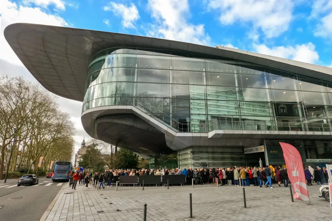 Shen Yun Is ‘Wonderful and Very Courageous,’ Says Doctor of Biology