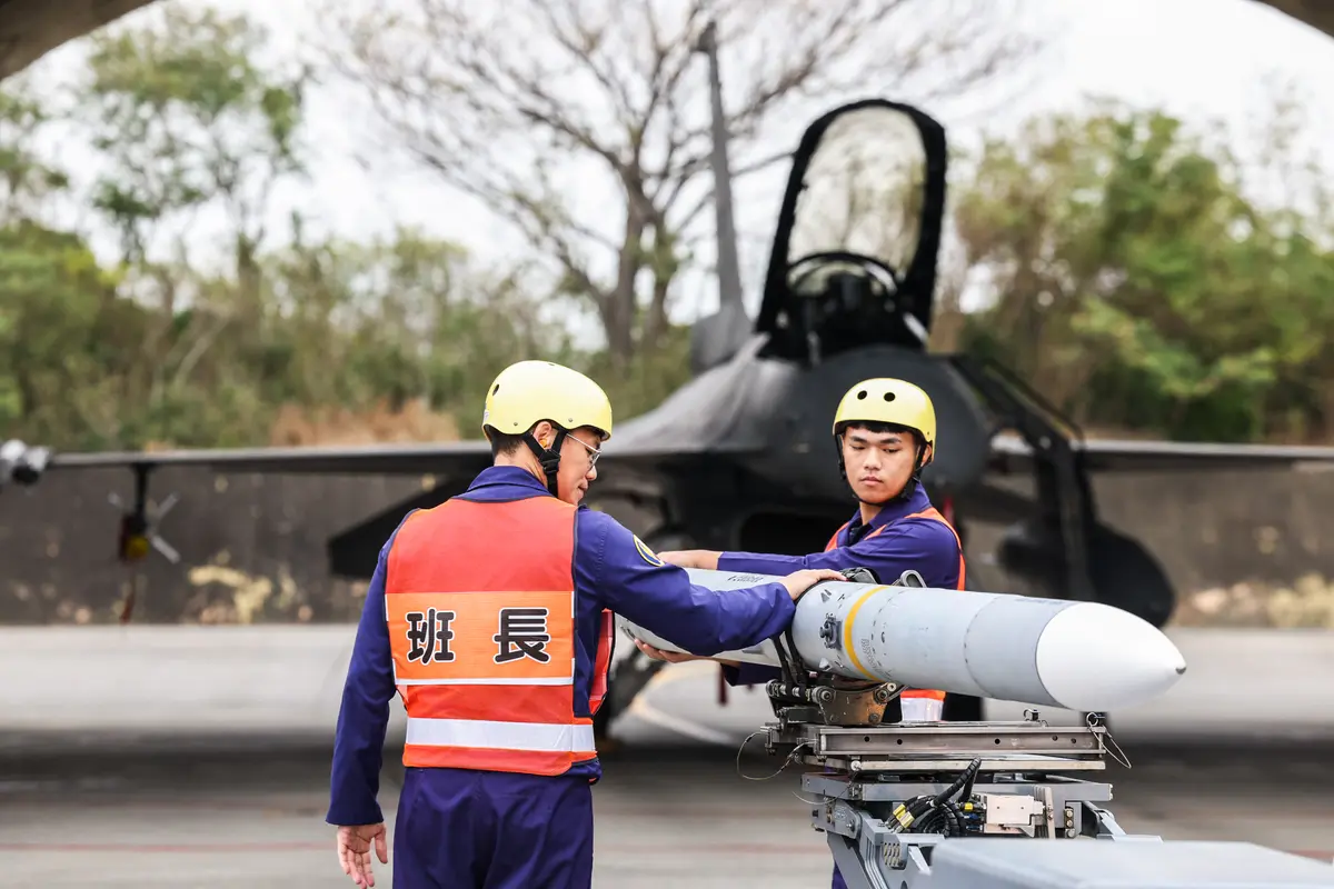 Trump to Decide on Taiwan Arms Sale Amid Upcoming China Trip