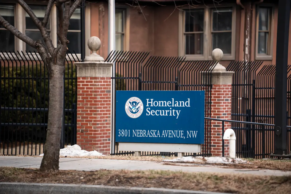 Judge Temporarily Blocks DHS From Ending Protections for Somali Immigrants