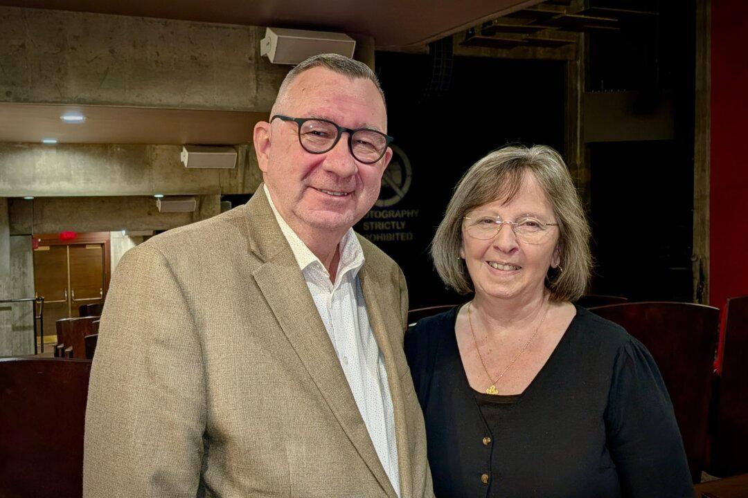 ‘I Wish We’d Have Come Sooner,’ Says College Dean After Attending Shen Yun