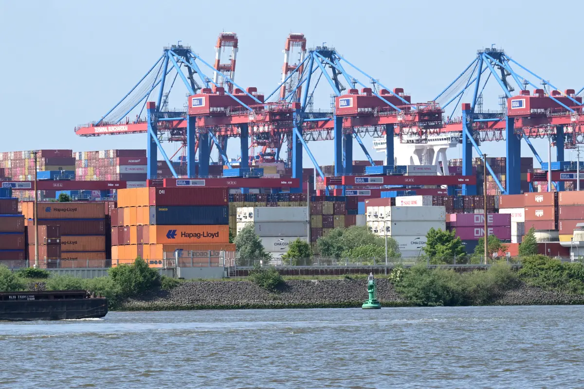 Record EU–US Trade Masks Export Declines Across Most of Europe, Report Says