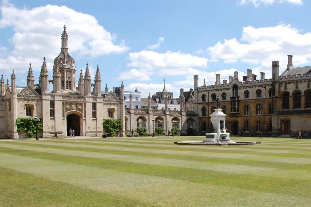 For Your Trip: Oxford or Cambridge?