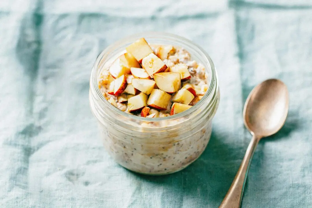 Overnight Oats: an Easy, Nutrient-Dense Breakfast–How to Make Them