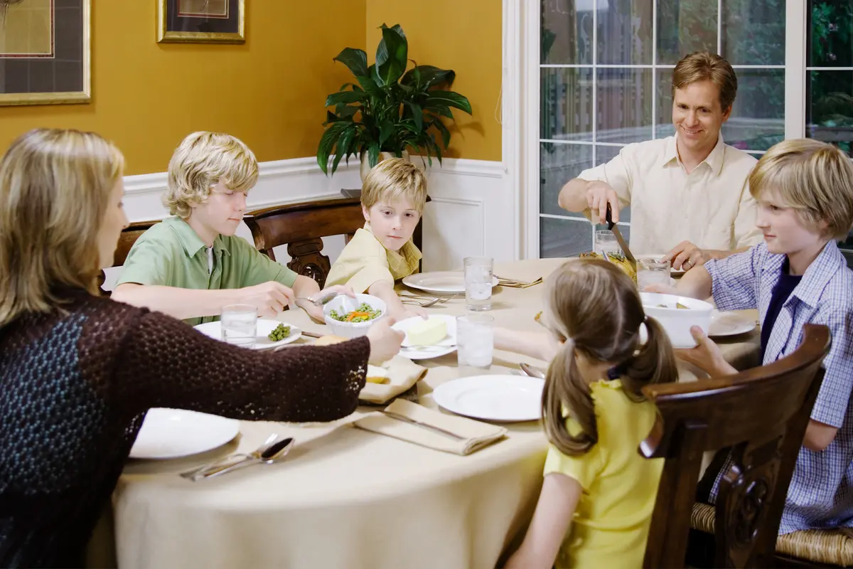 Family Dinners Protect Teens From Substance Use