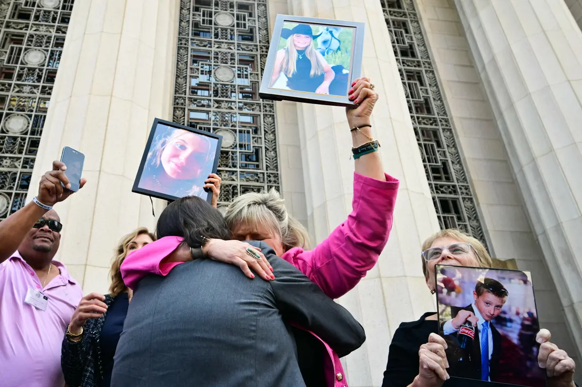 Day in Photos: Social Media Addiction Verdict, Australian Protest, and Spring Flowers in Bloom