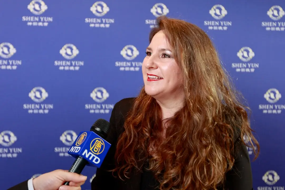 ‘I Left with My Eyes Full of Light’: Murcia Theatergoer Finds Peace and Renewal in Shen Yun