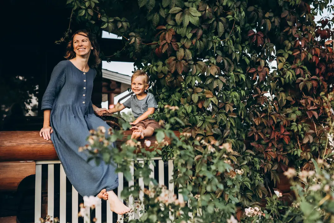 Here’s to All You Moms: A Bouquet of Quips, Stories, and Jokes for Mother’s Day