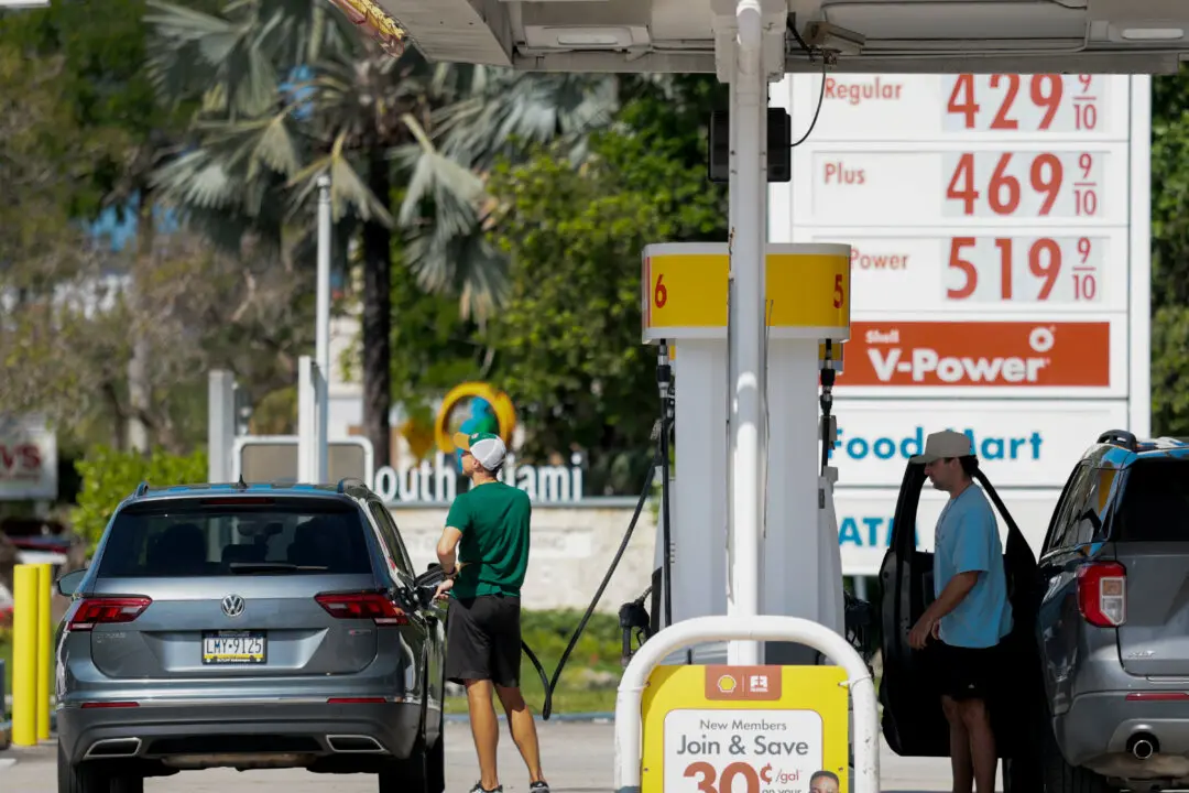 Trump Says Gas Prices Will Fall ‘Like a Rock’ After Iran War Ends