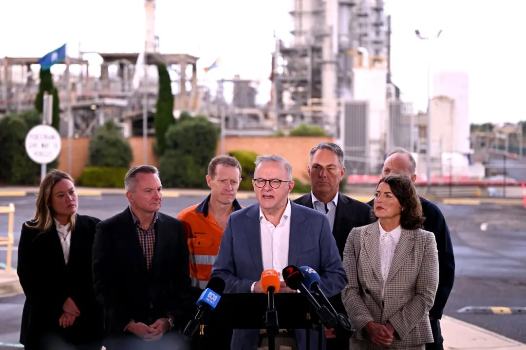 Petrol Output at Geelong Refinery Falls to 60 Percent After Fire: PM