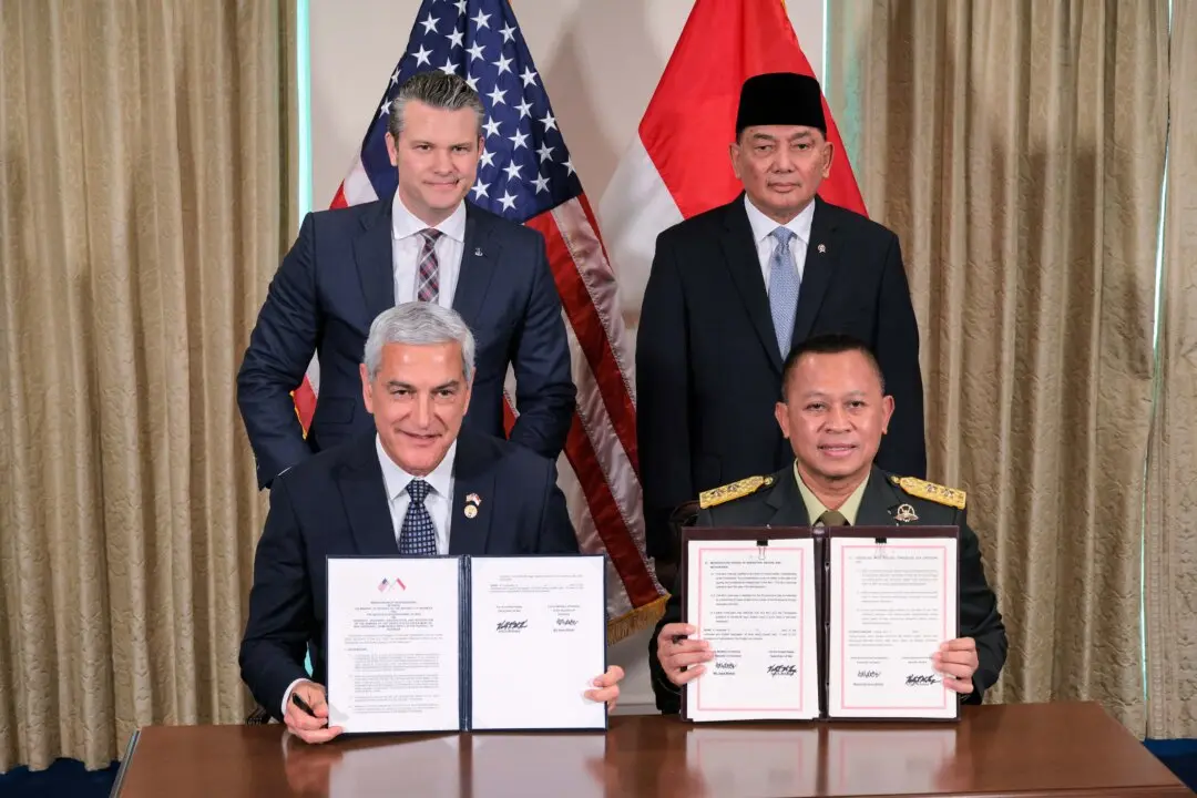 Indonesia Defense Minister Says No Deal Reached on US Military Access to Airspace