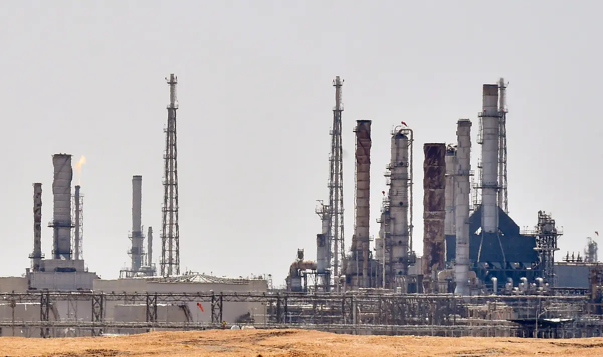 Oil Falls Below $100 a Barrel on Middle East Peace Hopes