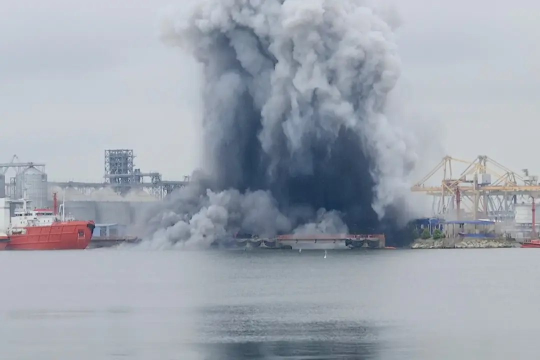 Ukrainian Drone Explodes in Romanian Port, Kyiv Blames Russia
