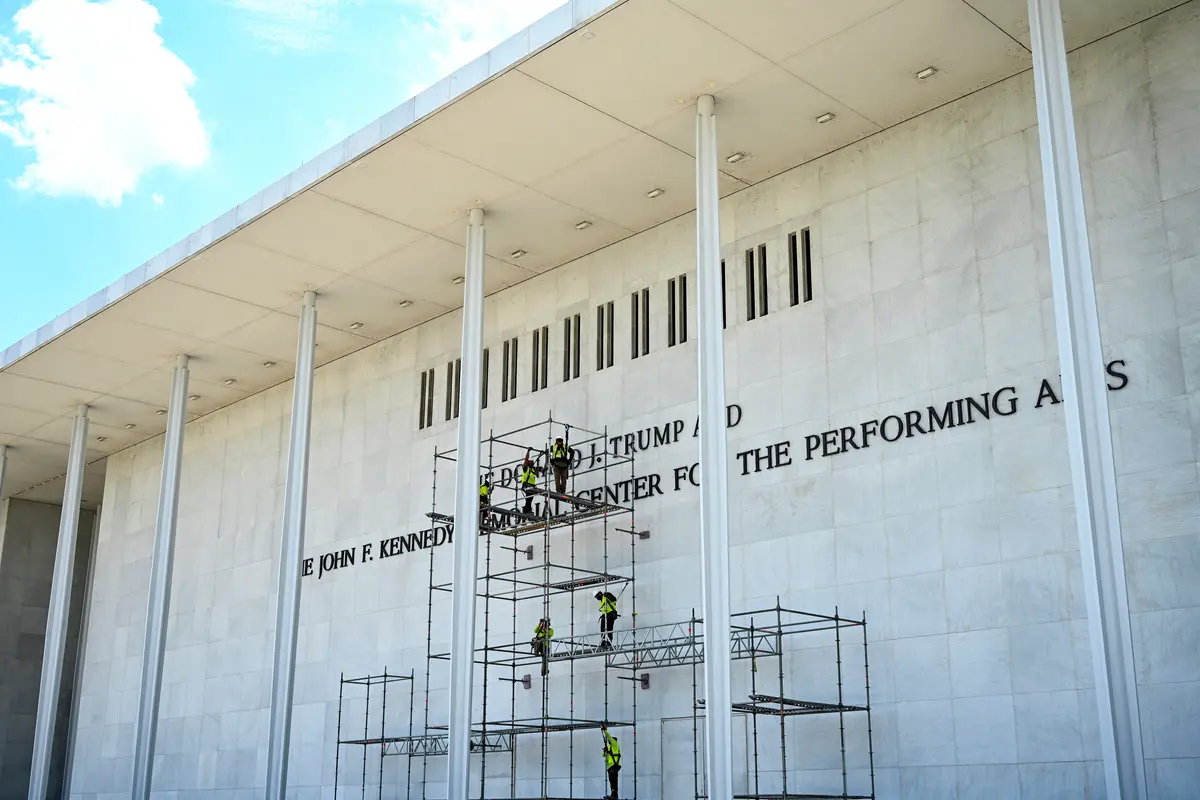 Kennedy Center Votes to Put Trump’s Name on Building, Close for Renovations