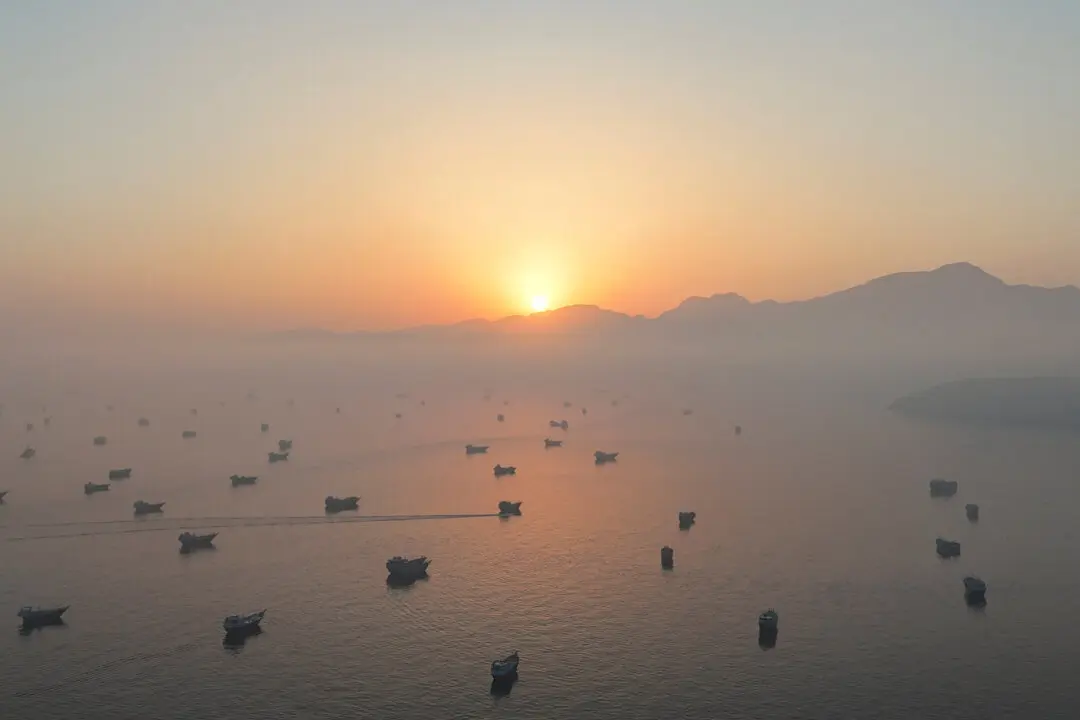Iran Says It Closed Strait of Hormuz
