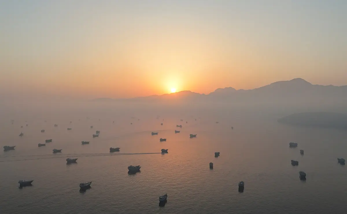 Iran Says It Closed Strait of Hormuz
