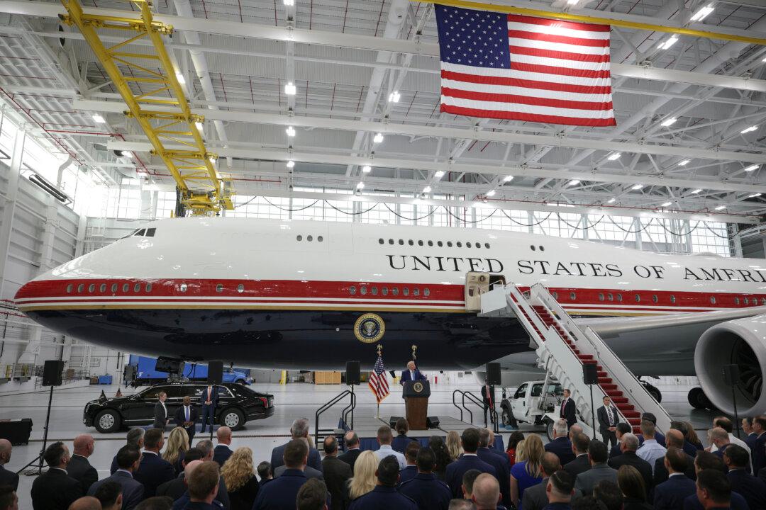 Trump Unveils New Air Force One Plane
