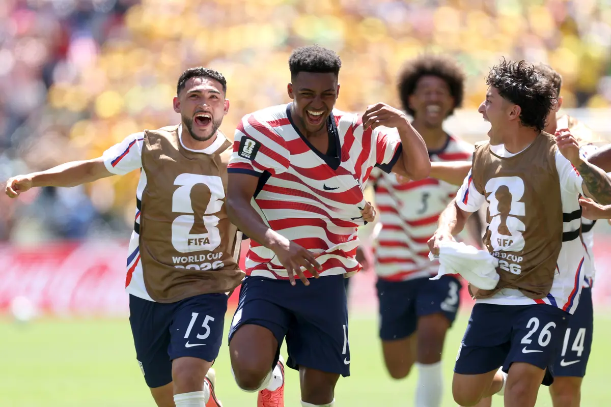 USA Advances to Knockout Round on 2–0 Win Over Australia