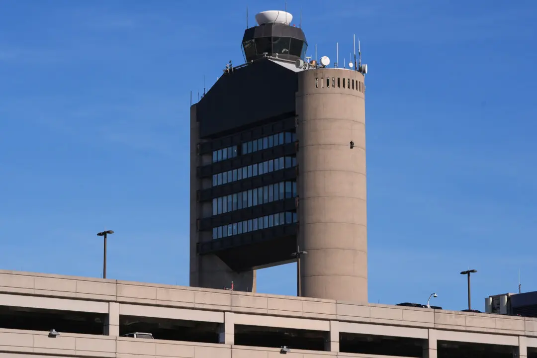 Delta Flight With 135 People Aboard Aborts Landing as Two Planes Nearly Collide
